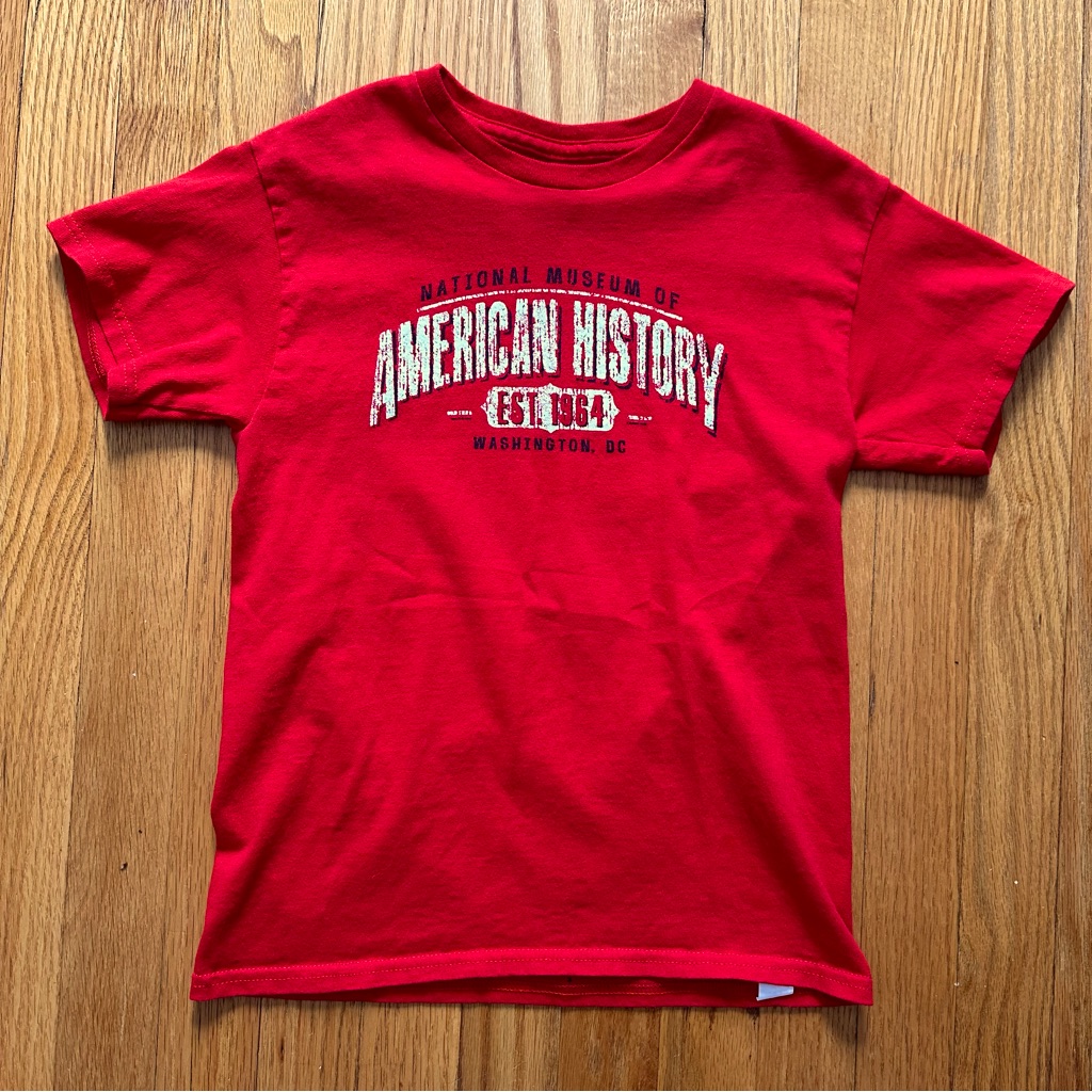 Smithsonian Kids T-Shirt Red Medium American History Museum Souvenir